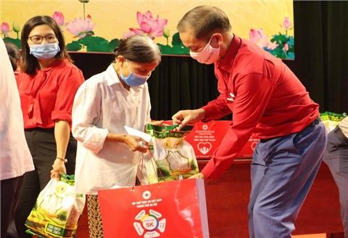 Việt Tân núp bóng từ thiện – “chuông khánh còn chẳng ăn ai”