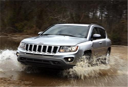 Jeep Compass 2011 giá khởi điểm hơn 19.000 USD