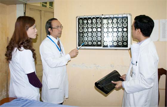 Xây dựng tập thể vững mạnh bằng tình đoàn kết