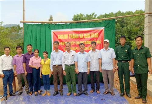 Đồng Hỷ: Bàn giao tiền hỗ trợ làm nhà cho hộ nghèo