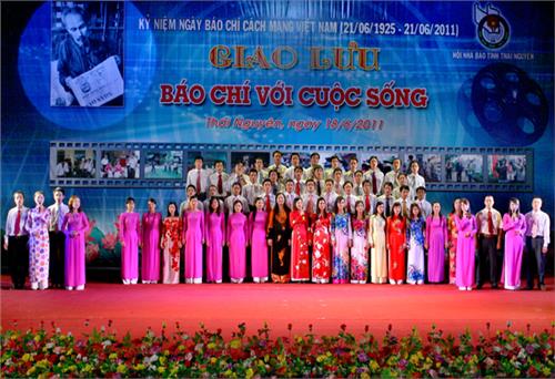 Giao lưu Báo chí với cuộc sống