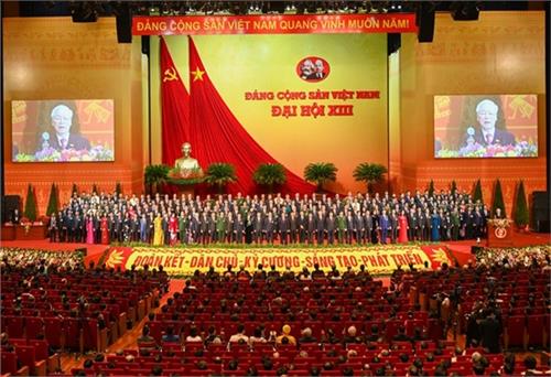 Nhận thức tính đúng đắn của nguyên tắc tập trung dân chủ, chống các luận điểm sai trái, xuyên tạc