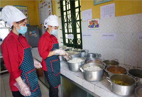 Đảm bảo chất lượng bữa ăn bán trú