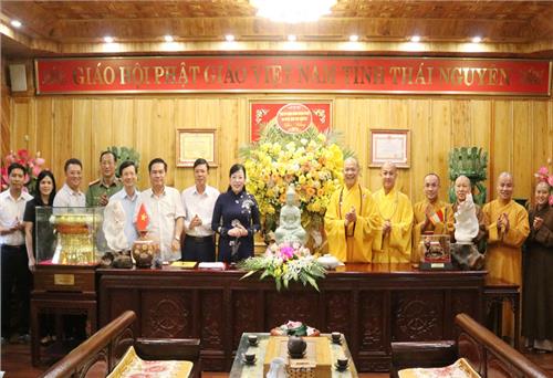 Lãnh đạo tỉnh chúc mừng nhân Đại lễ Phật đản