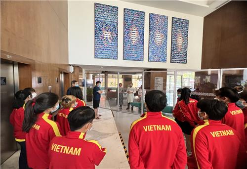 Đội tuyển bóng đá nữ Việt Nam đón giao thừa xa nhà