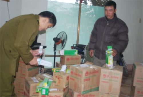 Thu giữ trên 500 bóng điện Rạng Đông giả