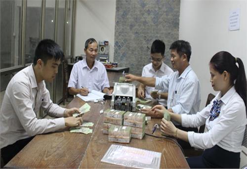 Người cán bộ mẫu mực