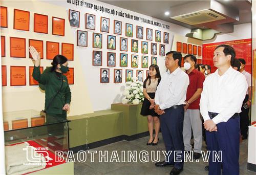 Đoàn công tác của tỉnh Cà Mau tìm hiểu thực tế tại Thái Nguyên