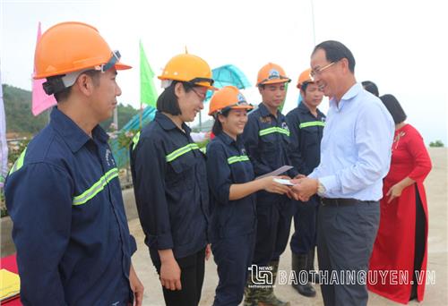 Chăm lo người lao động: Việc làm “chắc gốc, bền rễ” để phát triển