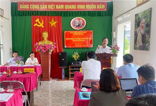 Đồng chí Phó Bí thư Thường trực Tỉnh ủy dự sinh hoạt chi bộ ở Đại Từ