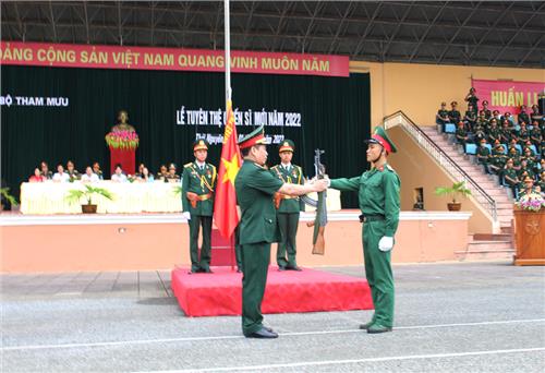 Bộ Tham mưu Quân khu 1: Tổ chức Lễ tuyên thệ chiến sĩ mới