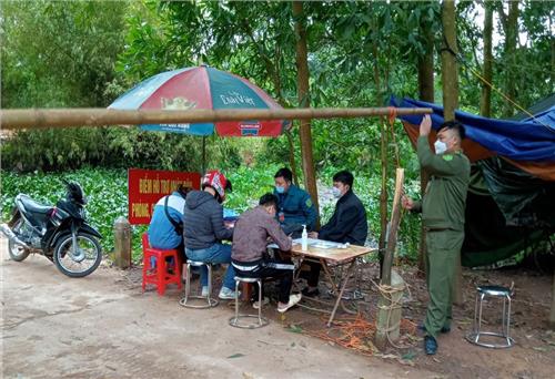 Hỗ trợ người dân thích ứng an toàn
