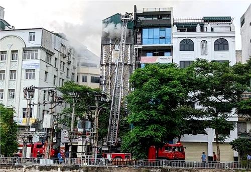 Truy tặng Bằng khen cho 3 chiến sĩ cảnh sát phòng cháy, chữa cháy hy sinh