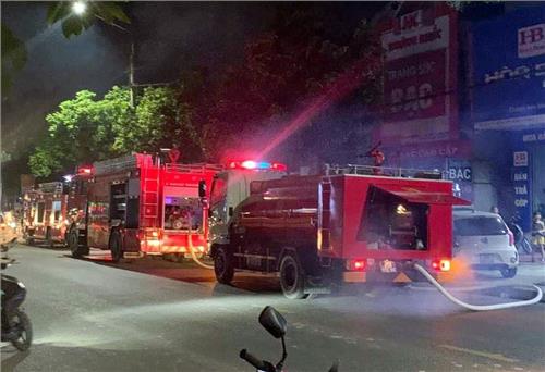 Cháy cửa hàng kinh doanh ắc quy ô tô ở T.P Sông Công