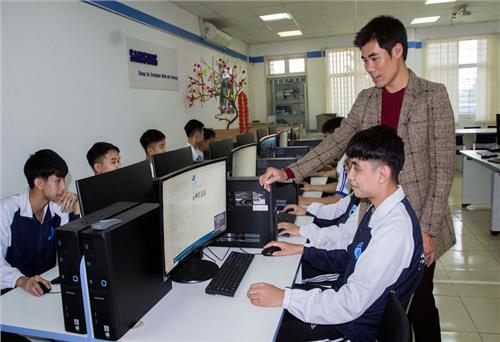 Chuẩn bị nhân lực cho chuyển đổi số