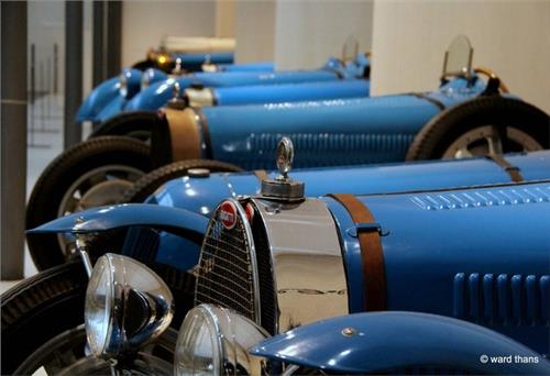Choáng ngợp trước bộ sưu tập xe Bugatti lớn nhất thế giới 