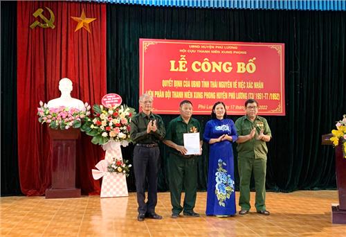 Công bố quyết định xác nhận Liên phân đội TNXP huyện Phú Lương