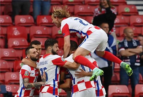 Modric tỏa sáng đưa Croatia vượt qua vòng bảng Euro 2020