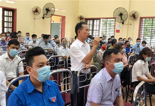 Ứng cử viên đại biểu Quốc hội tiếp xúc cử tri