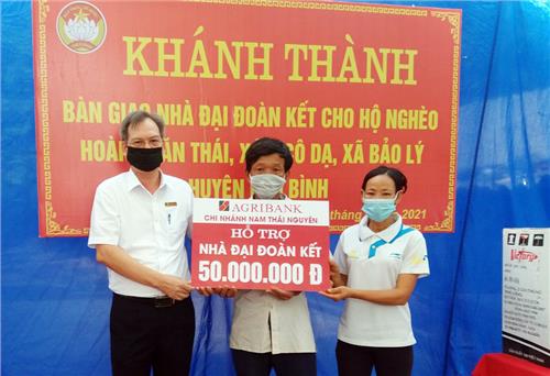 Hỗ trợ xây dựng nhà Đại đoàn kết cho hộ nghèo