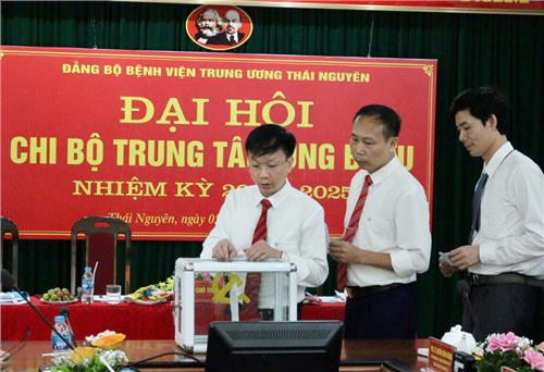 Tổ chức thành công Đại hội điểm Chi bộ Trung tâm Ung bướu