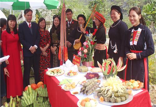 Phụ nữ dân tộc, tôn giáo bảo tồn và phát huy các nét đẹp văn hoá