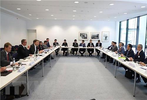 Đoàn Đảng Cộng sản Việt Nam đối thoại lý luận với đảng SPD của Đức