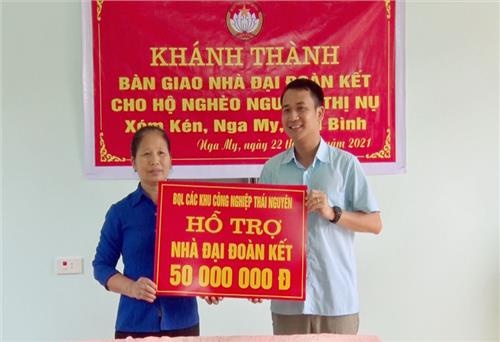 Bàn giao nhà Đại đoàn kết