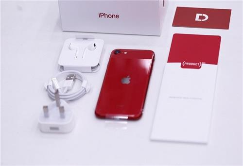 Vì sao iPhone SE 2020 sau gần 1 năm ra mắt vẫn bán chạy tại Di Động Việt?