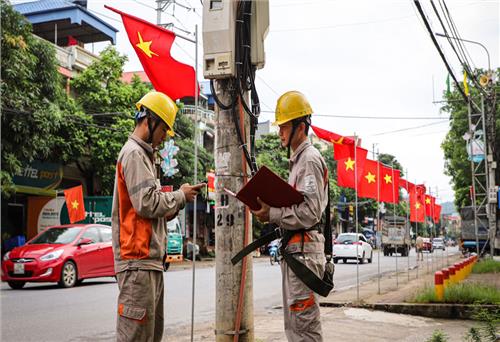 Cấp điện an toàn trong mùa mưa bão
