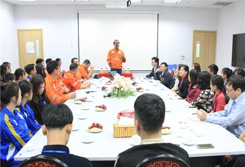 Đoàn Đại học Kinh tế và Quản trị Kinh doanh Thái Nguyên tham quan tại Công ty Núi Pháo
