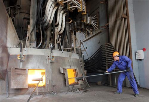 Doanh nghiệp luyện kim nỗ lực vượt khó