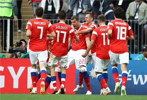 Nga 'hủy diệt' Saudi Arabia trong ngày khai mạc World Cup 2018