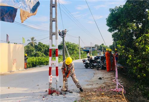 Điện lực T.P Thái Nguyên: Hoàn thành di dời cột điện dưới lòng đường