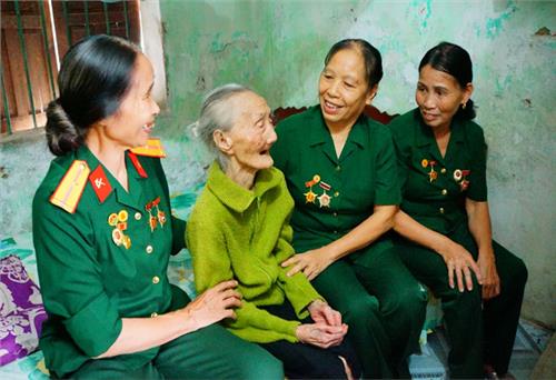 Những bóng hồng trên tuyến lửa Trường Sơn năm xưa