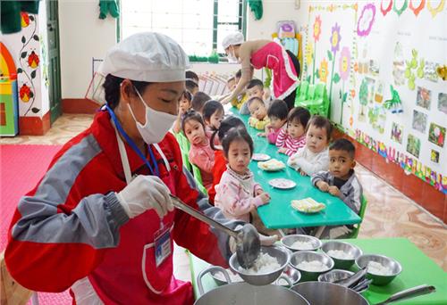Đảm bảo bữa ăn cho học sinh bán trú
