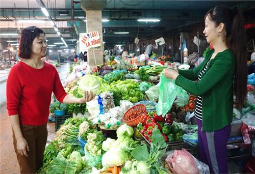 Thị trường thực phẩm sau Tết: Nguồn cung dồi dào, giá cả ổn định