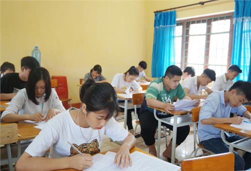 Tỷ lệ 1 chọi 4 vào THCS Chu Văn An