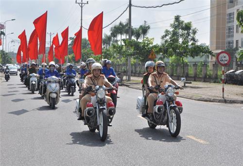 T.P Sông Công: Phát động Tháng an toàn giao thông