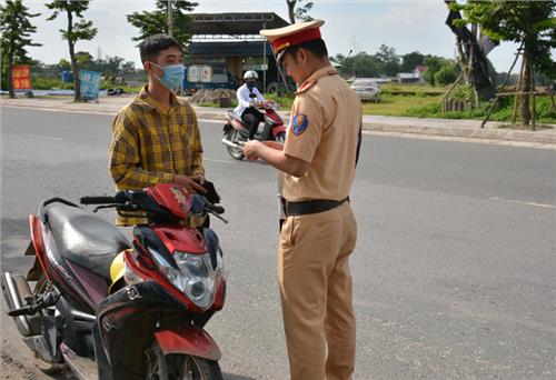 Tăng cường kiểm soát, xử lý nghiêm vi phạm giao thông