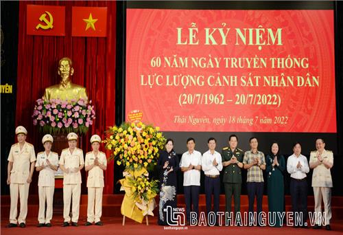 Tiếp tục là nòng cốt, xung kích trong đấu tranh, trấn áp tôi phạm