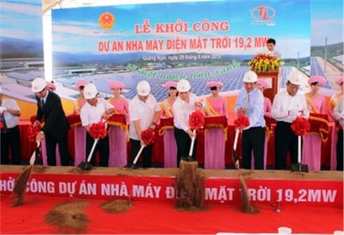 Xây dựng Nhà máy điện mặt trời đầu tiên tại Việt Nam