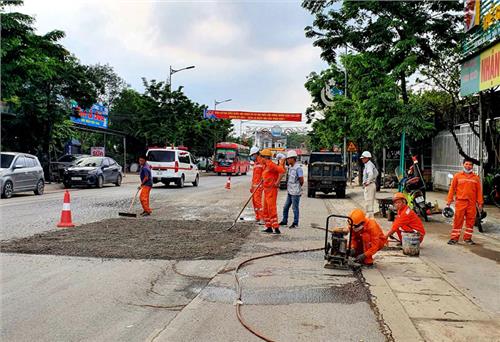 Sửa chữa đoạn đường từ Bệnh viện Đa khoa Yên Bình đến ngã ba Nam Tiến