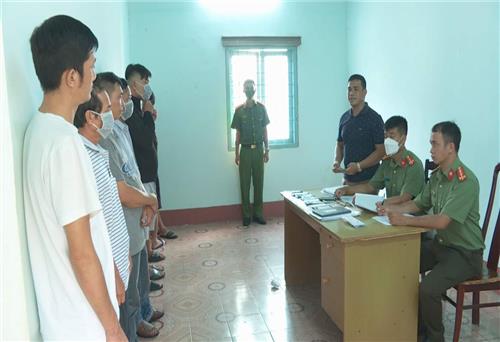 Phá đường dây cá độ bóng đá giao dịch hơn 40 tỷ đồng mỗi tháng