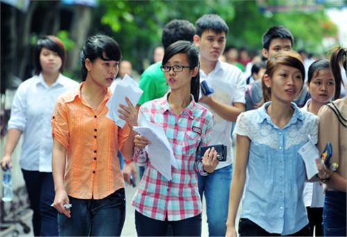 Gần 30 trường công bố điểm thi