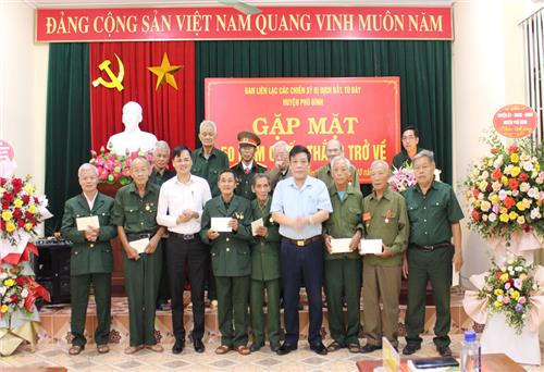   Phú Bình: Gặp mặt Ban liên lạc Hội chiến sĩ cách mạng bị địch bắt, tù đày