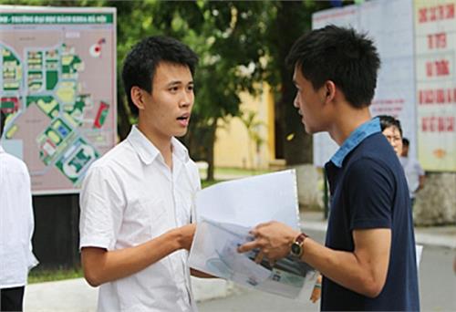 Nhiều trường đại học tốp đầu công bố số liệu xét tuyển