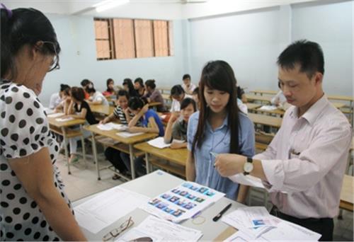 Trên 800.000 sĩ tử làm thủ tục dự thi đợt 1