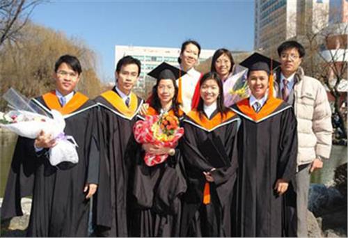 Ban hành quy chế tuyển sinh đi học nước ngoài