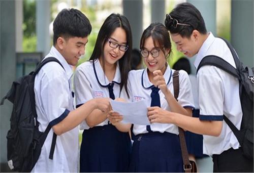 Nhiều ngành “nóng” giảm điểm chuẩn, ĐH vùng hạ kịch sàn “vét” thí sinh